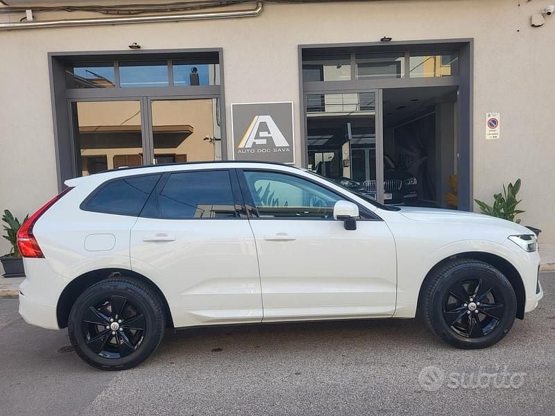 Usata Volvo XC60 Momentum 197 CV (144 kW) 2021 Bianco SUV