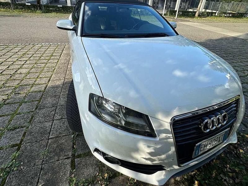 Bianco Usata 2011 Audi A3 Cabriolet Attraction Cabrio | 9200 € (Buon prezzo) - Immagine 1/4