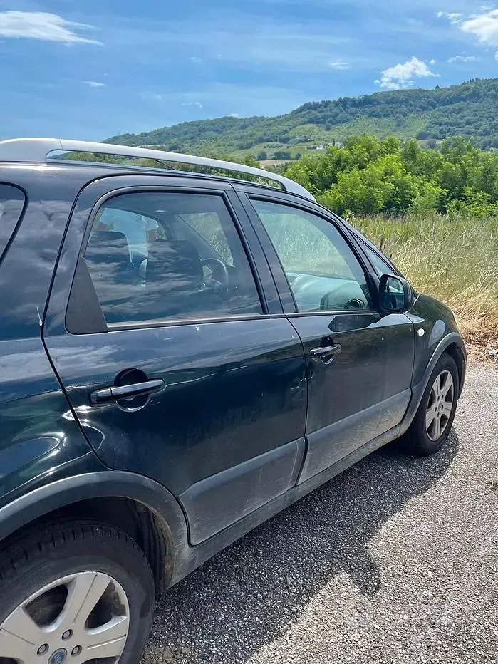 Usata Fiat Sedici 120 CV (88 kW) 2007 Nero SUV
