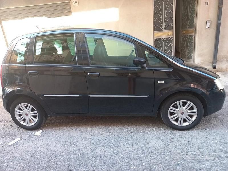 Usata Fiat Idea 90 CV (66 kW) 2009 Nero Monovolume