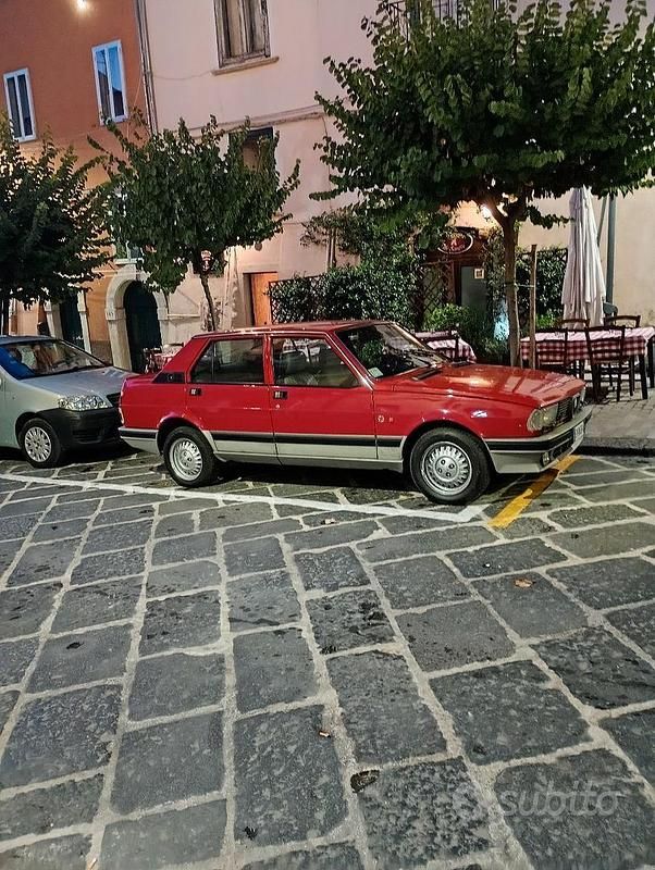Usata Alfa Romeo Giulietta 130 CV (95 kW) 1985 Rosso Utilitaria