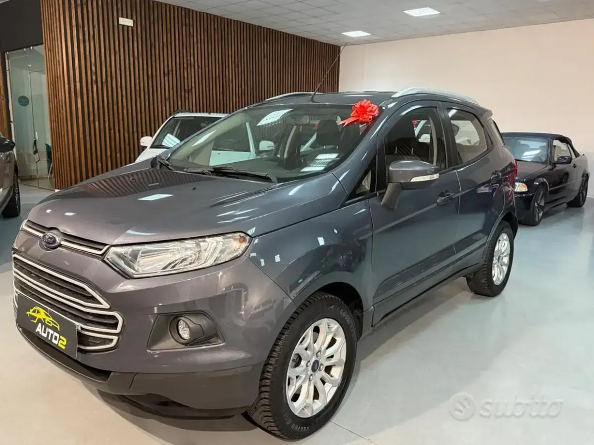Usado Ford Ecosport 95 CV (69 kW) 2016 Gris SUV