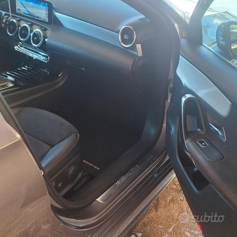 Gebraucht Mercedes A180 Premium 136 PS (100 kW) 2024 Grau Limousine