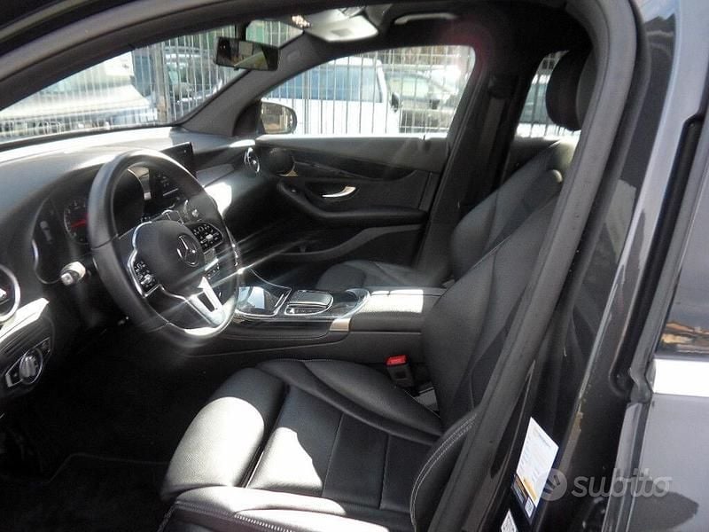 Usata Mercedes GLC200 Executive 163 CV (119 kW) 2020 Grigio SUV