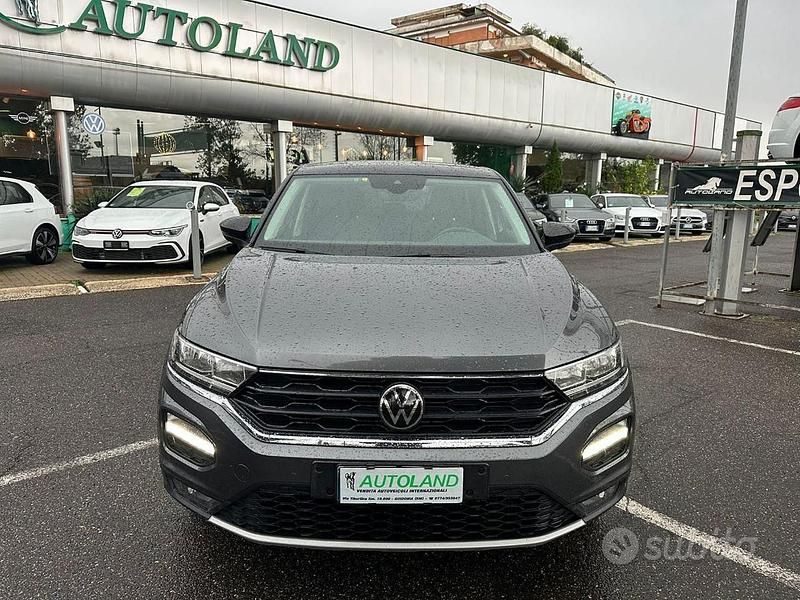 Usata VW T-Roc Style 110 CV (80 kW) 2021 Grigio metallizzato SUV