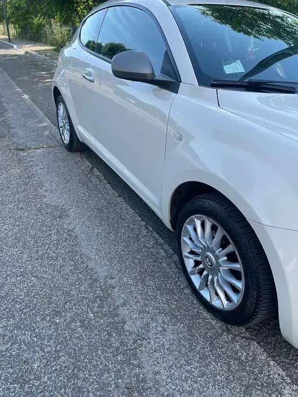 Usata Alfa Romeo MiTo Progression 69 CV (50 kW) 2015 Bianco Utilitaria