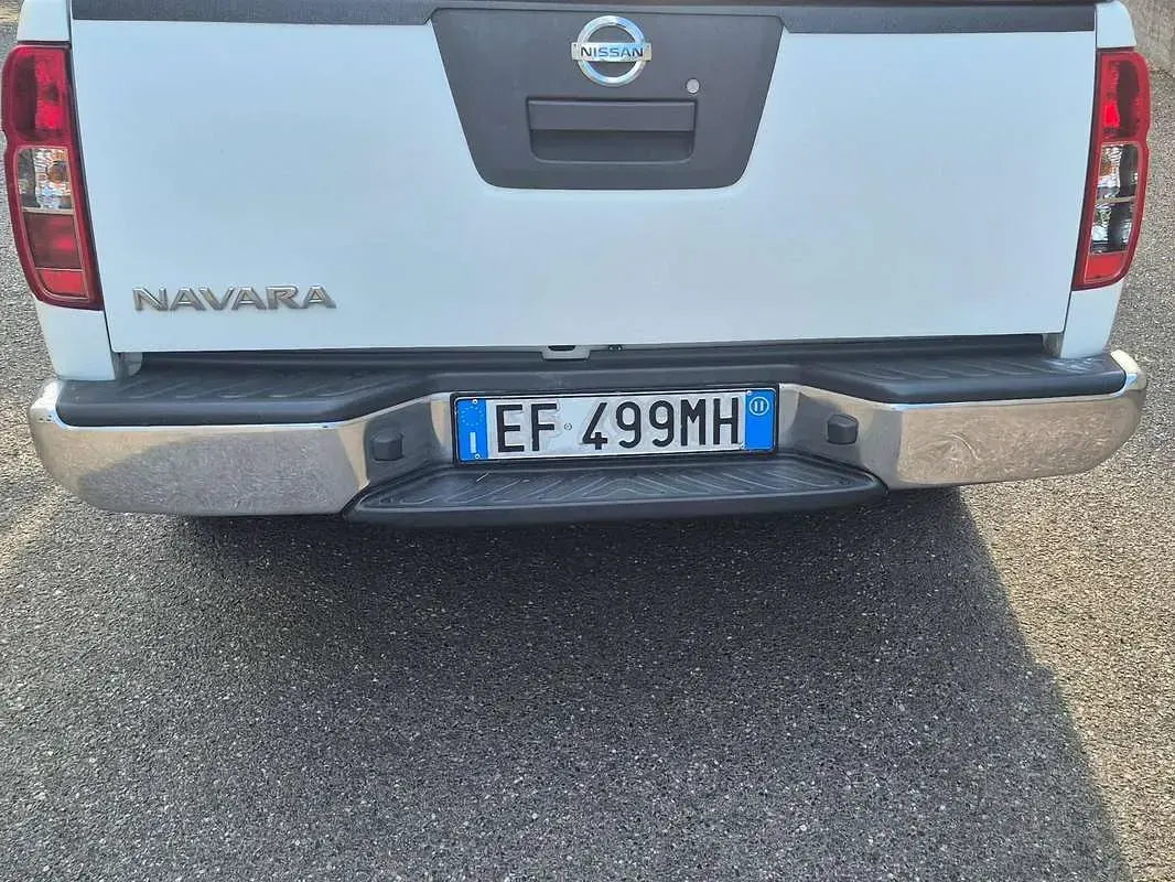 Usata Nissan Navara 190 CV (139 kW) 2011 Bianco Pick-up