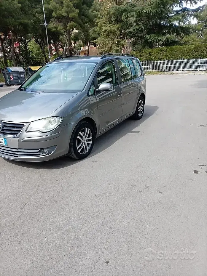 Usata VW Touran 109 CV (80 kW) 2008 Grigio Monovolume