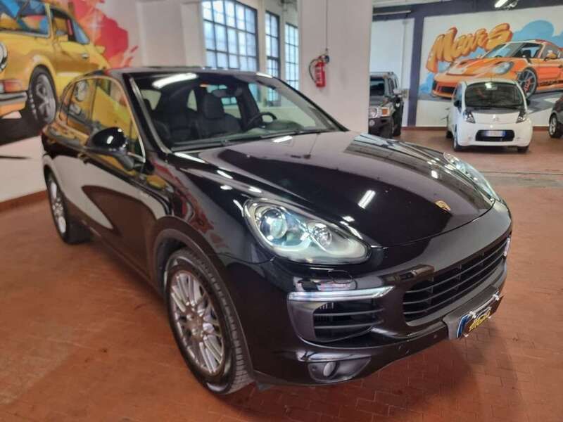 Nero Usata 2015 Porsche Cayenne SUV | 26.500 € (Buon prezzo) - Immagine 1/4
