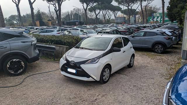 Usata Toyota Aygo 69 CV (50 kW) 2018 Bianco Utilitaria
