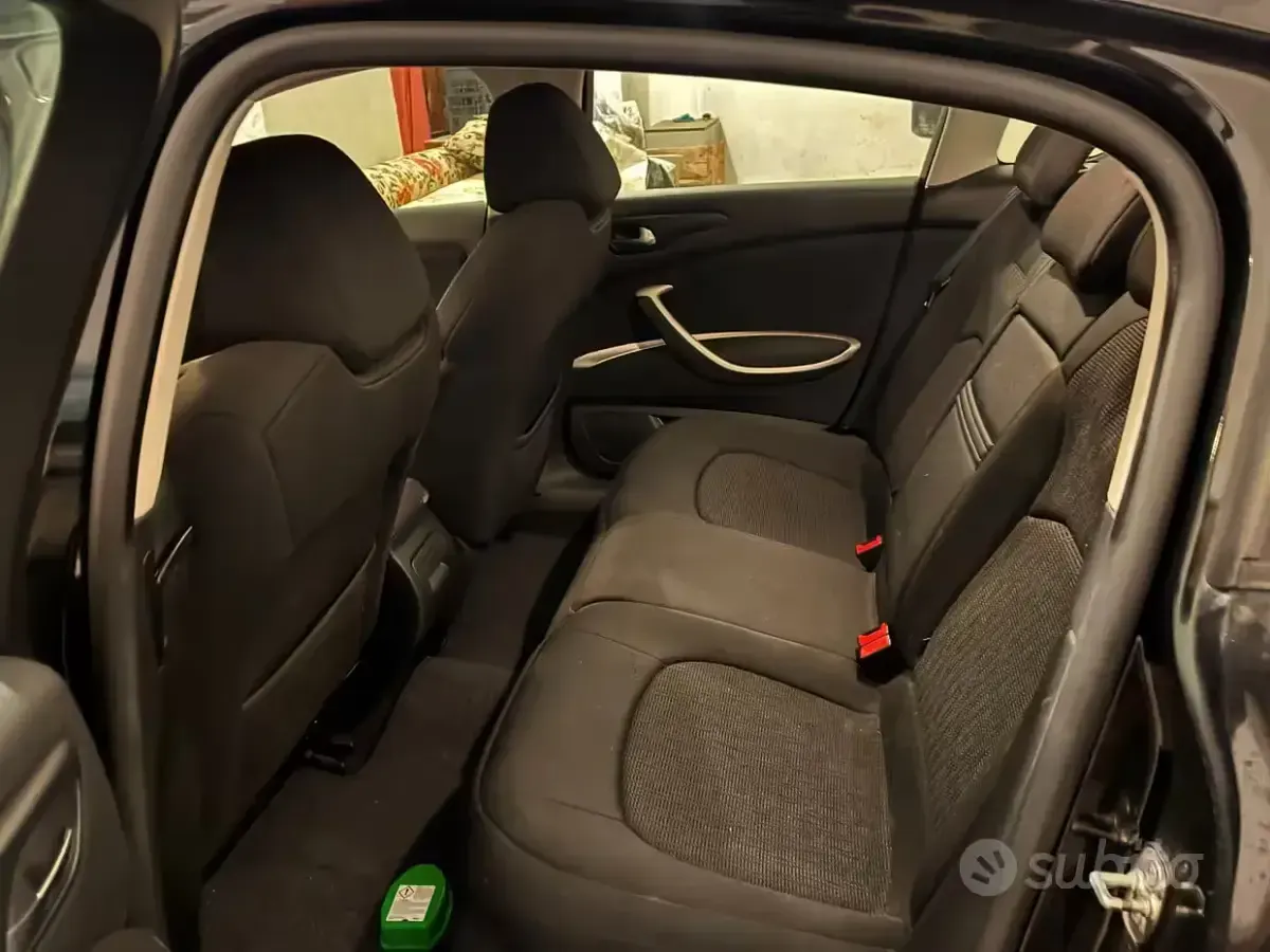 Usata Citroën C5 Business Class 140 CV (102 kW) 2011 Nero Berlina