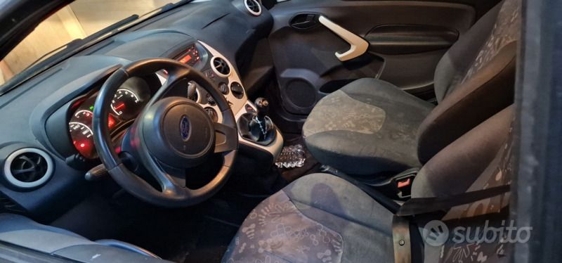 Usata Ford Ka 75 CV (55 kW) 2010 Grigio Utilitaria