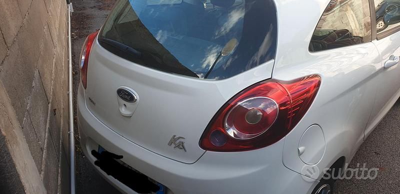Usata Ford Ka 75 CV (55 kW) 2013 Bianco Utilitaria