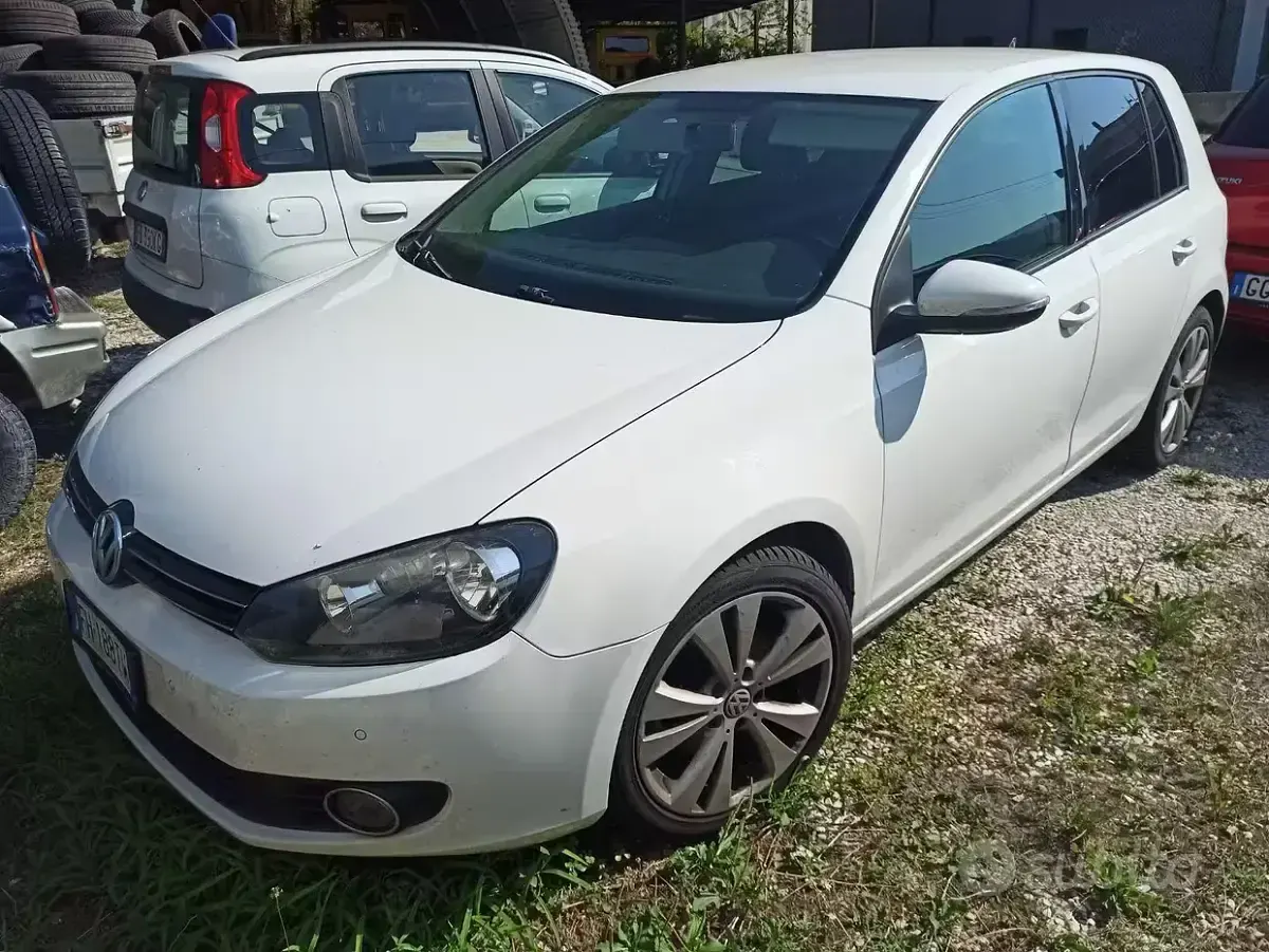 Usata VW Golf VI 140 CV (102 kW) 2008 Bianco Utilitaria