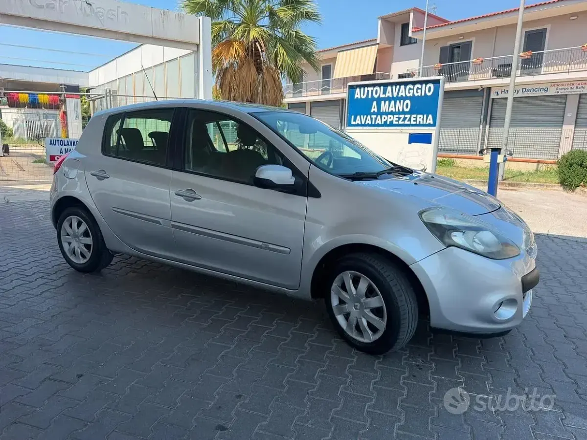 Usata Renault Clio IV Dynamique 75 CV (55 kW) 2012 Grigio Berlina
