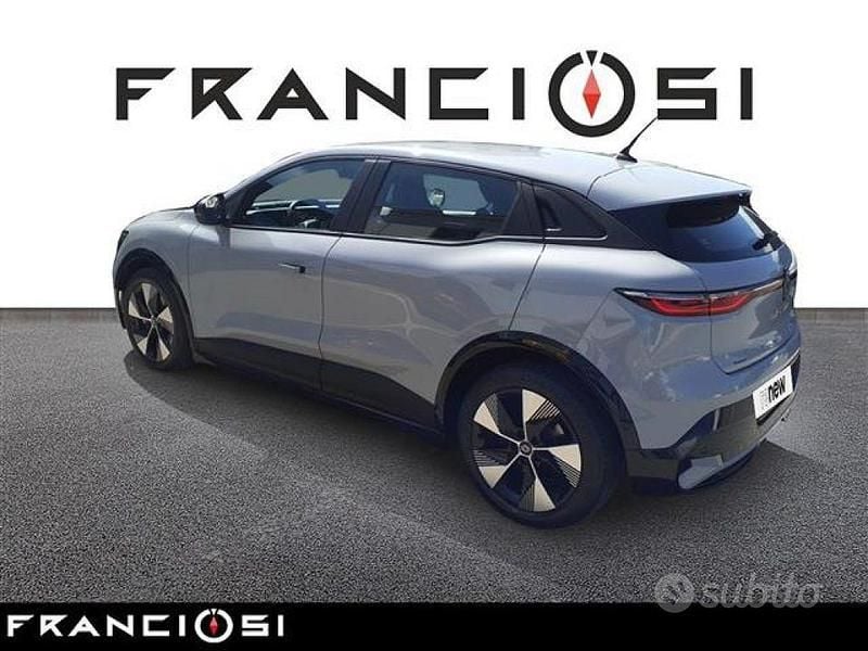 Begagnad Renault Megane E-Tech Equilibre 55 kW (75 HK) 2022 Grå