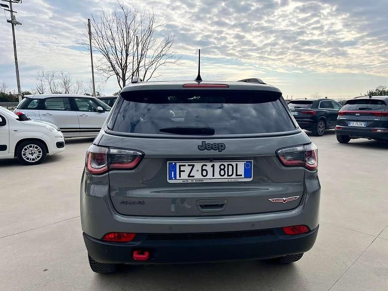 Usata Jeep Compass Trailhawk 170 CV (125 kW) 2019 Grigio SUV