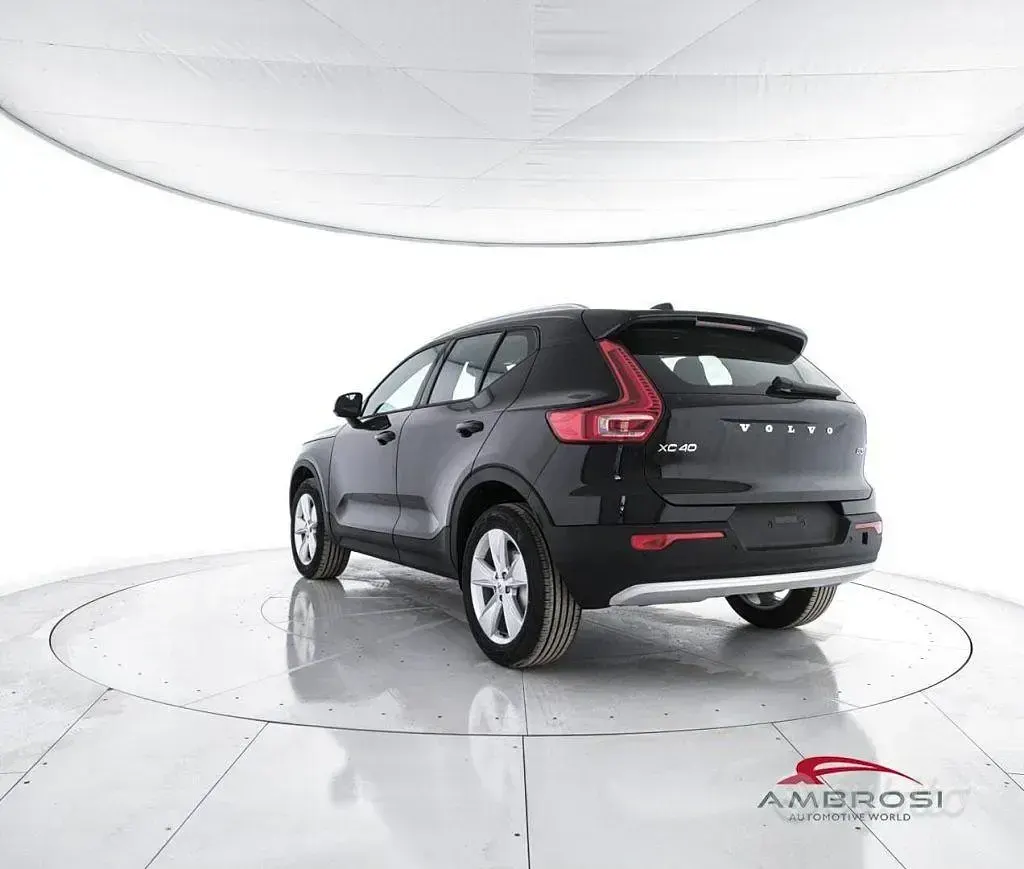 Nuova Volvo XC40 Core 163 CV (119 kW) 2026 Onyx black SUV