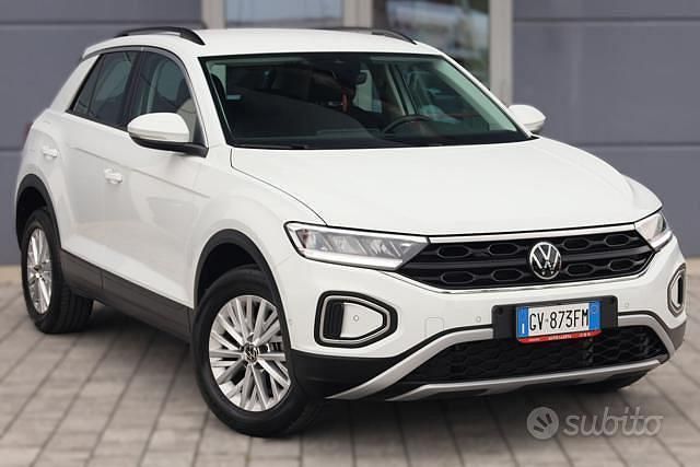 Bianco Usata 2024 VW T-Roc Life SUV | 19.008 € (Super prezzo) - Immagine 1/4