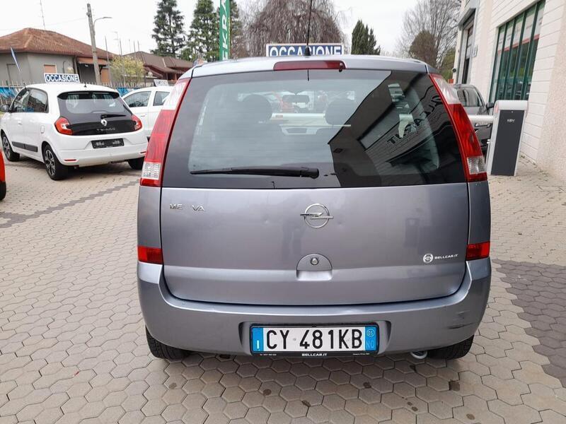 Usato 2005 Opel Meriva 1.6 Benzin 101 CV (3.500 €)