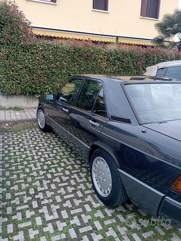 Usato 1989 Mercedes 190 Benzin (5.500 €)