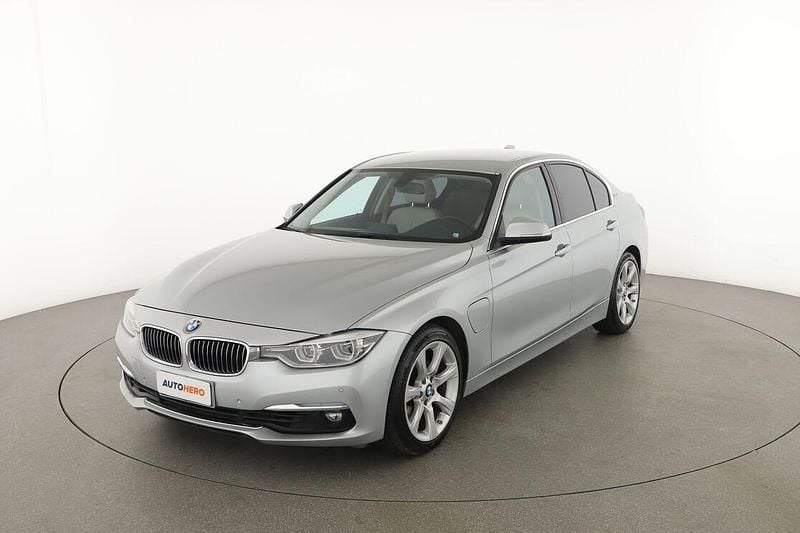 Usata BMW 330e Luxury Line 252 CV (185 kW) 2016 Argento Berlina