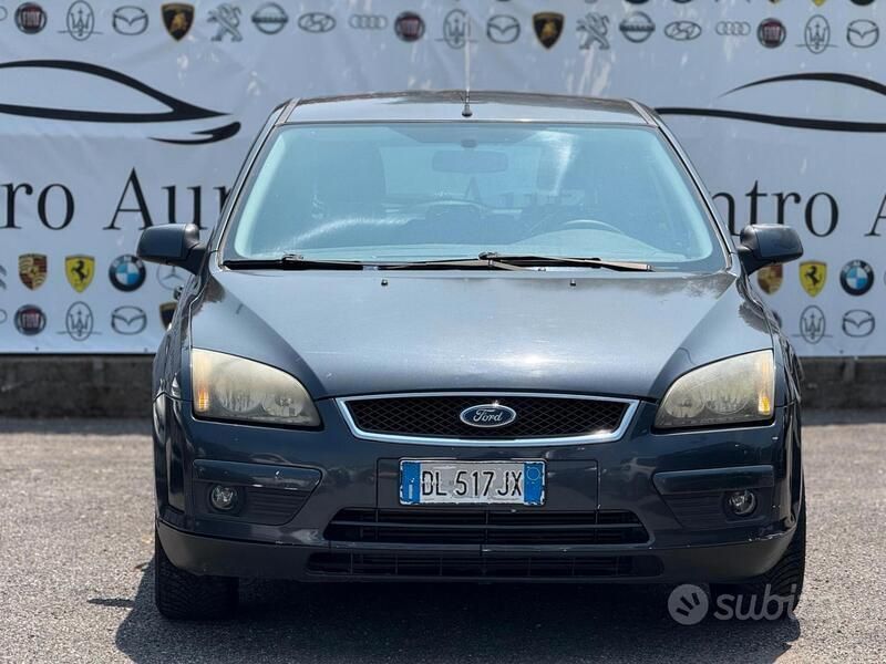 Usata Ford Focus 90 CV (66 kW) 2008 Grigio Berlina