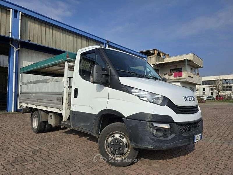 Usata Iveco Daily 179 CV (131 kW) 2019 Bianco Furgone