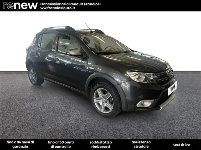Usata Dacia Sandero Comfort 101 CV (74 kW) 2020 Grigio scuro
