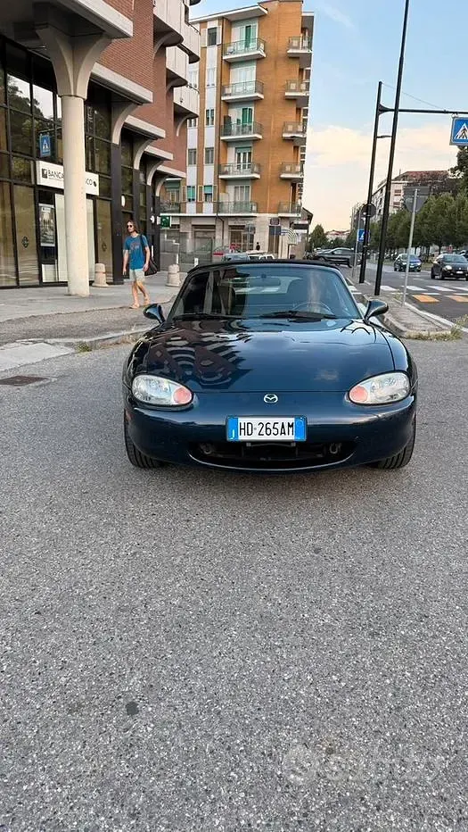 Usata Mazda MX5 110 CV (80 kW) 2000 Bluazzurro Cabrio