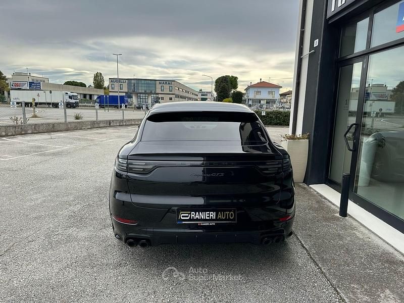 Usata Porsche Cayenne 460 CV (338 kW) 2022 Nero SUV