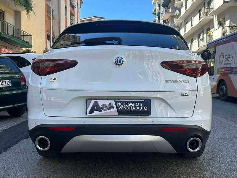 Usata Alfa Romeo Stelvio Executive 190 CV (139 kW) 2019 Bianco SUV