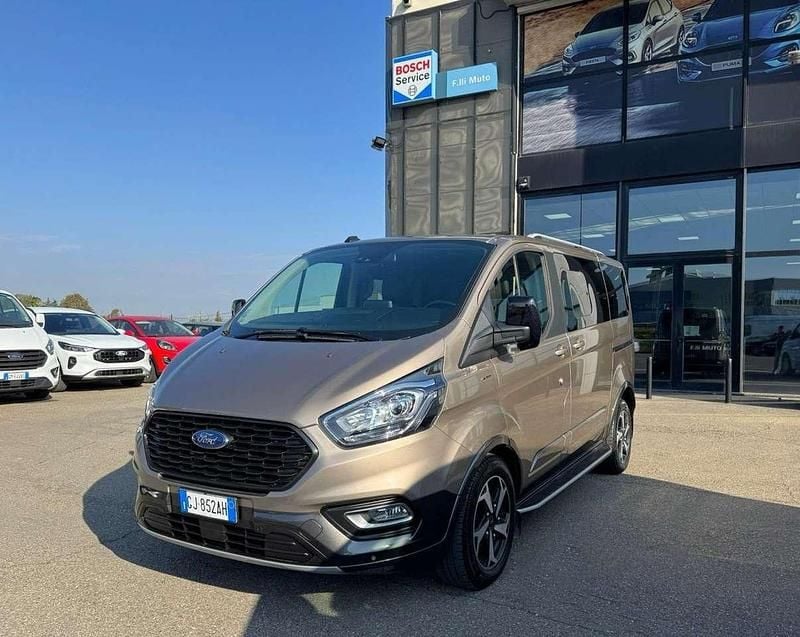 Diffused silver Usata 2022 Ford Tourneo Custom Active Furgone | 32.900 € (Super prezzo) - Immagine 1/4