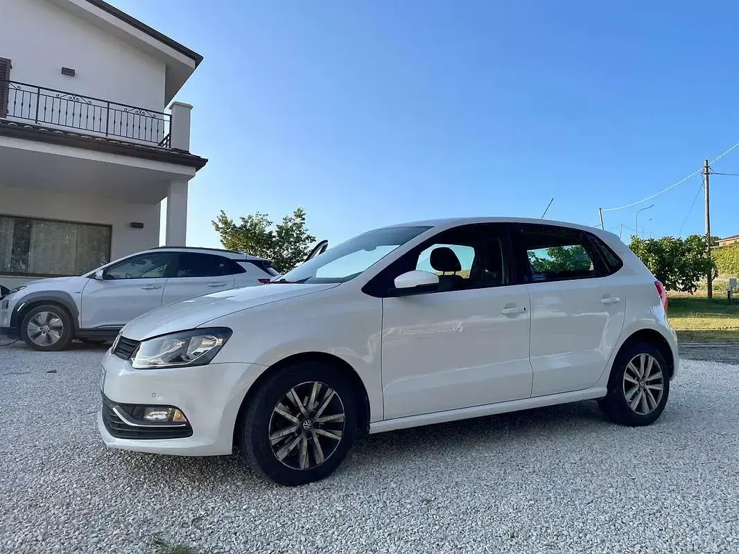 Usata VW Polo Comfortline 90 CV (66 kW) 2016 Bianco Berlina