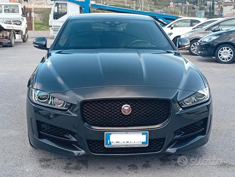 Usata Jaguar XE Portfolio 179 CV (131 kW) 2016 Grigio Berlina