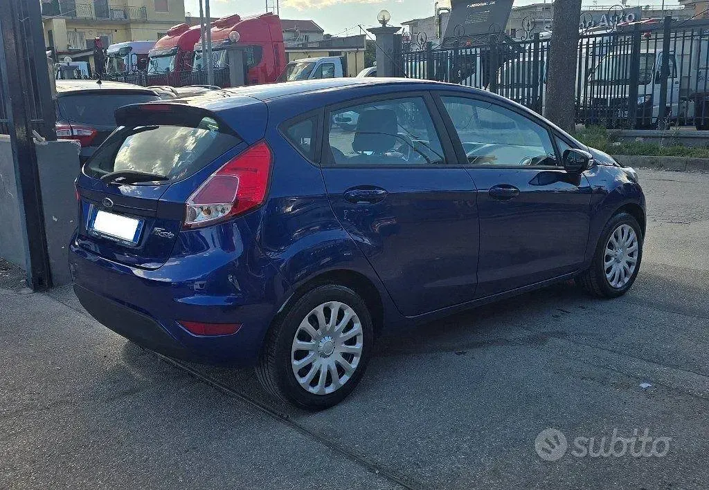 Usata Ford Fiesta Business Edition 75 CV (55 kW) 2017 Blu Utilitaria