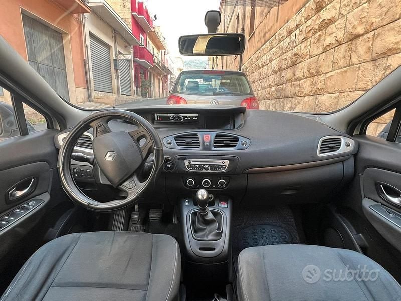 Usata Renault Scénic III 110 CV (80 kW) 2010 Bianco Berlina