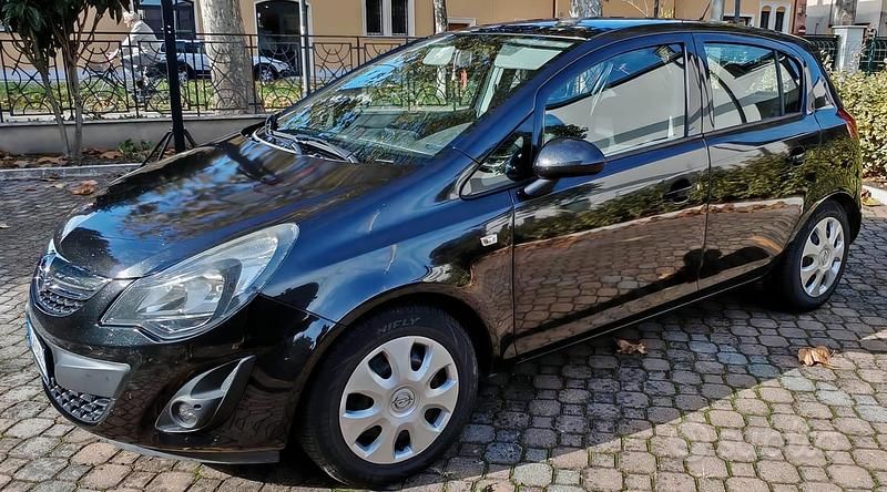 Usata Opel Corsa 75 CV (55 kW) 2014 Utilitaria