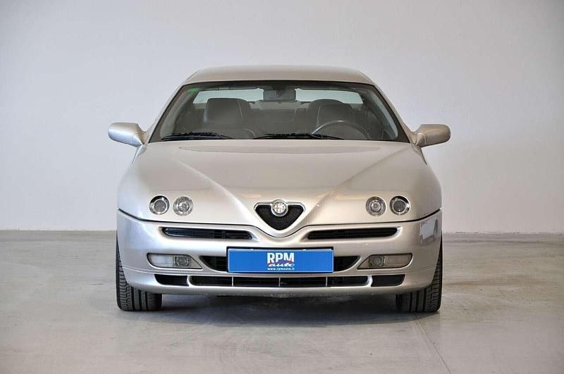 Second-hand Alfa Romeo GTV 220 CP (161 kW) 1998 Argintiu Coupe