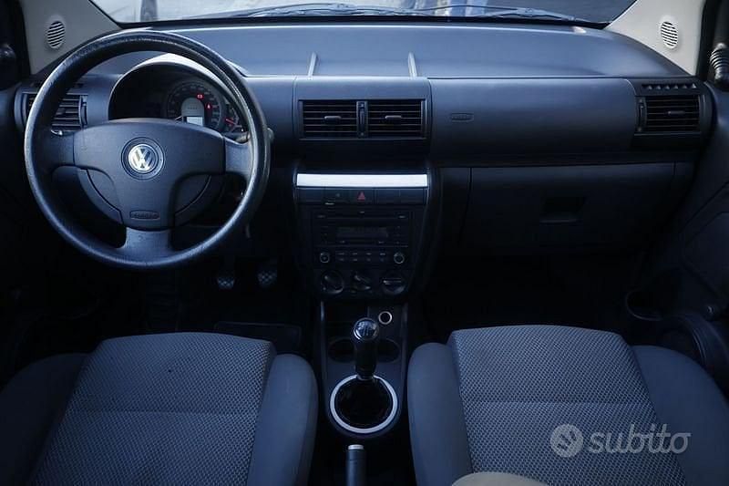 Begagnad VW Fox Sportline 54 HK (39 kW) 2011 Grå Halvkombi