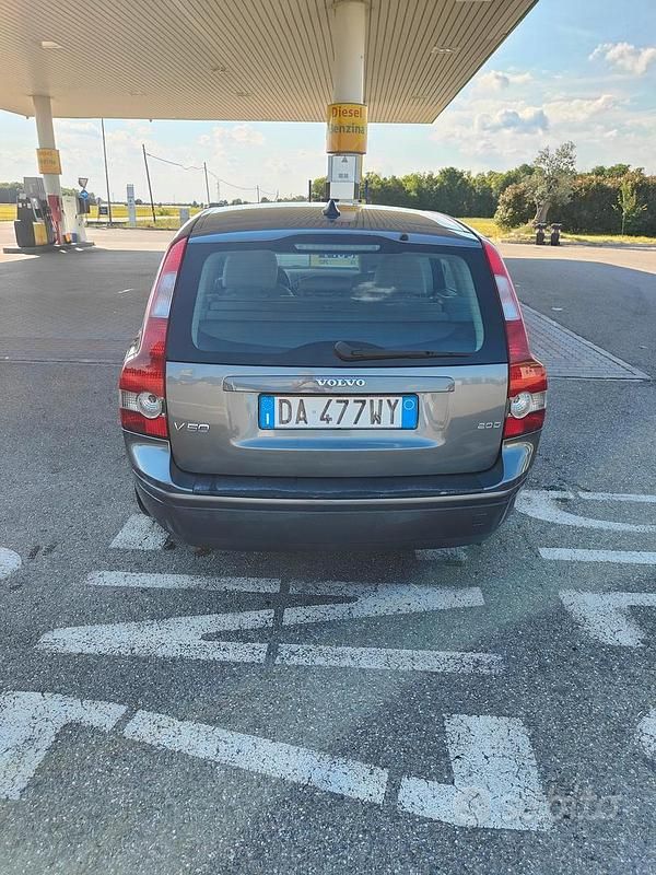 Usata Volvo V50 Momentum 136 CV (100 kW) 2006 Grigio Station wagon