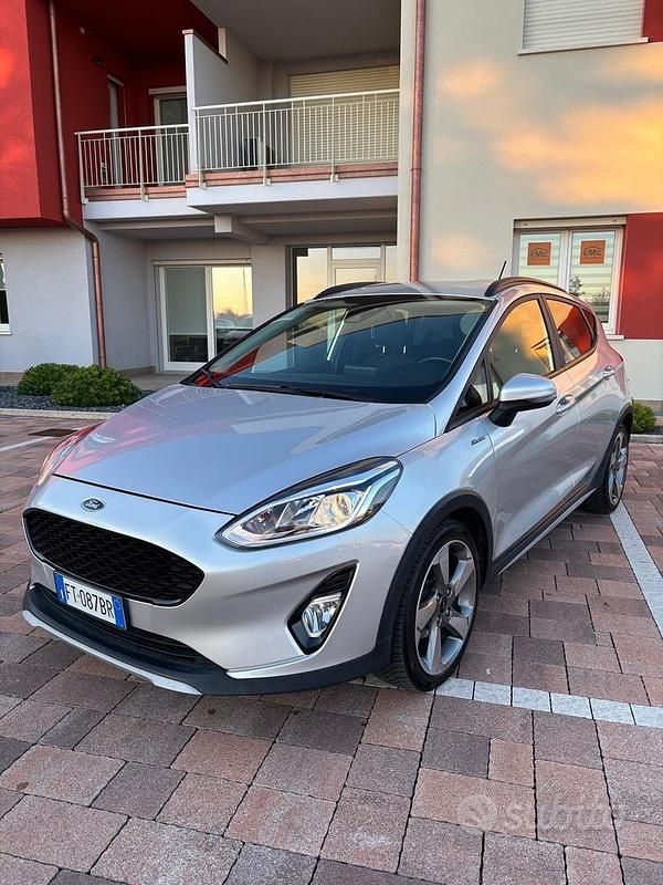 Usata Ford Fiesta Active 86 CV (63 kW) 2019 Grigio Berlina
