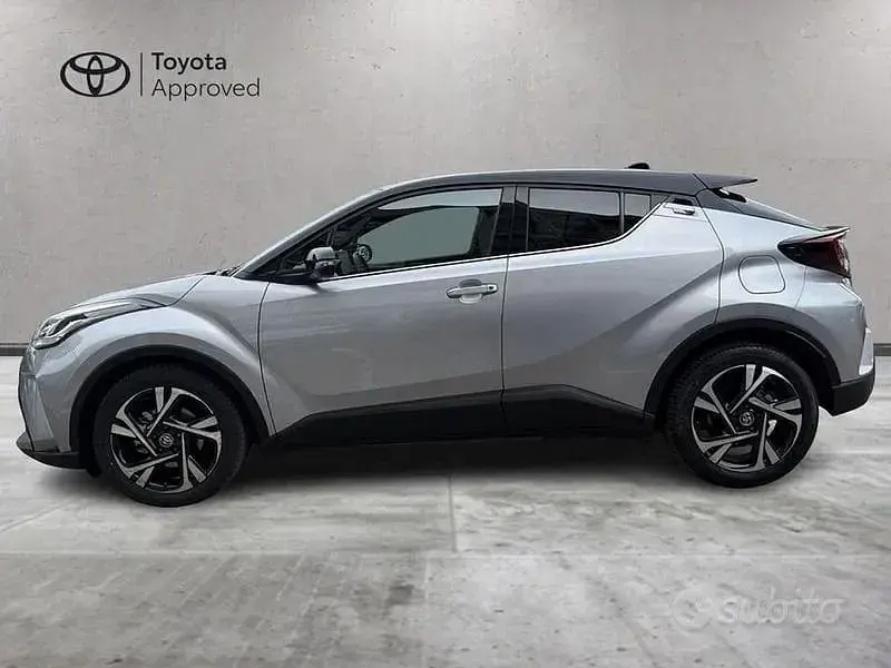 Usata Toyota C-HR Lounge 184 CV (135 kW) 2022 Grigio SUV