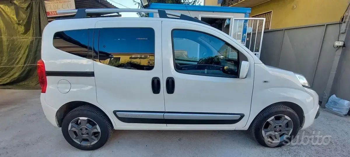 Usata Fiat Fiorino Trekking 95 CV (69 kW) 2021 Bianco Monovolume