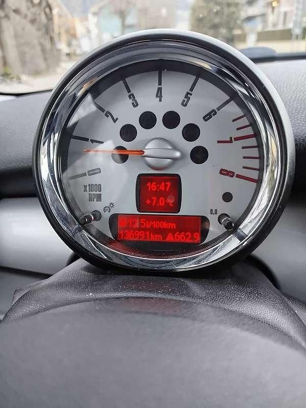 Begagnad Mini ONE 95 HK (69 kW) 2007 Halvkombi