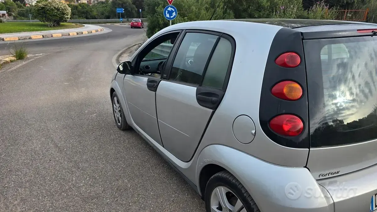 Usata Smart ForFour Passion 68 CV (50 kW) 2007 Grigio Utilitaria