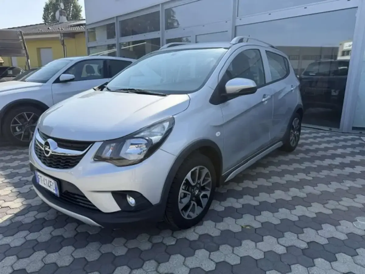 Usata Opel Karl Rocks 73 CV (53 kW) 2018 Argento Utilitaria