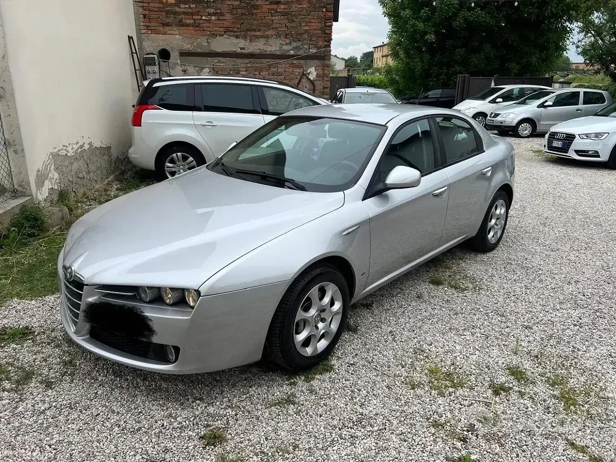 Usata Alfa Romeo 159 Progression 140 CV (102 kW) 2009 Grigio Berlina