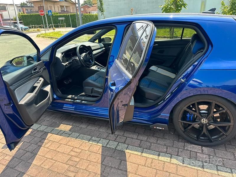 Usata VW Golf VII 2021 Blu Utilitaria