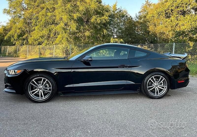 Usata Ford Mustang 306 CV (225 kW) 2015 Nero